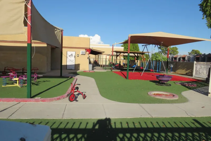 Nanas wide play yard with swings — Ask about help paying
